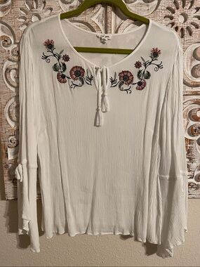 Tribal White Embroidered Tie-Neck Tunic with Pink Floral